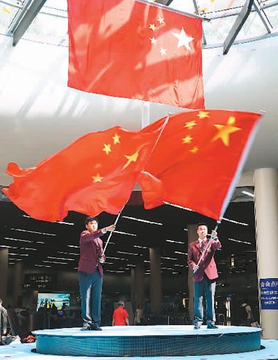 新婚丈夫在老山牺牲，妻子改嫁大伯哥，30年后祭拜爱人失声痛哭