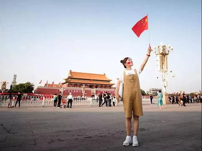 二年级纸贴报怎么做？游戏画面