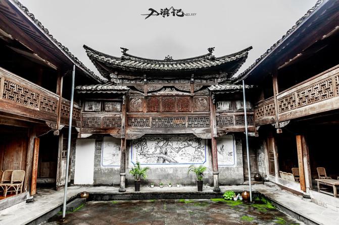 紧闭的闸门