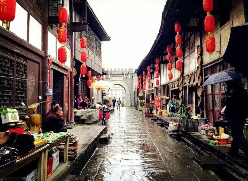 婧婧整理卧室